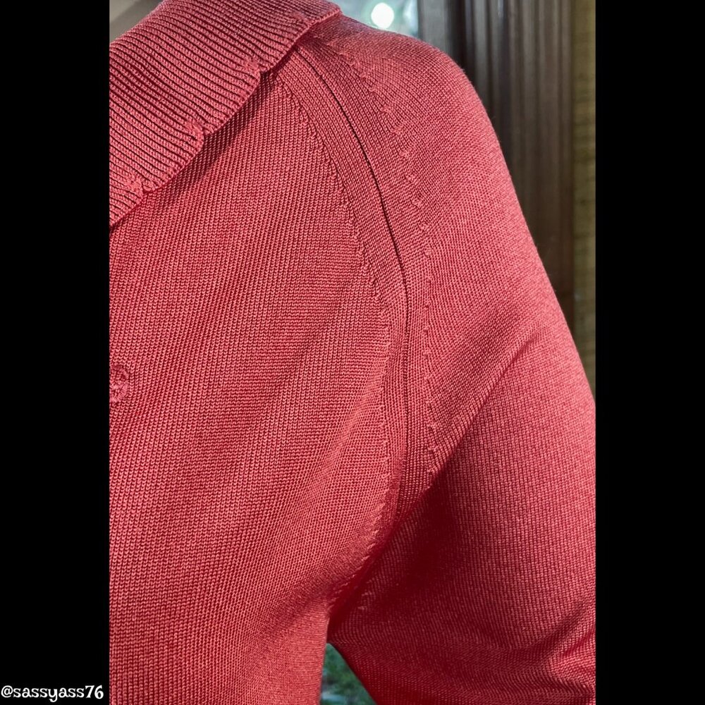 ⭐️HP⭐️VTG▪️GIVENCHY▪️70's Lightweight Knit Scalloped Collar Embroidered Logo Top - Picture 5 of 9
